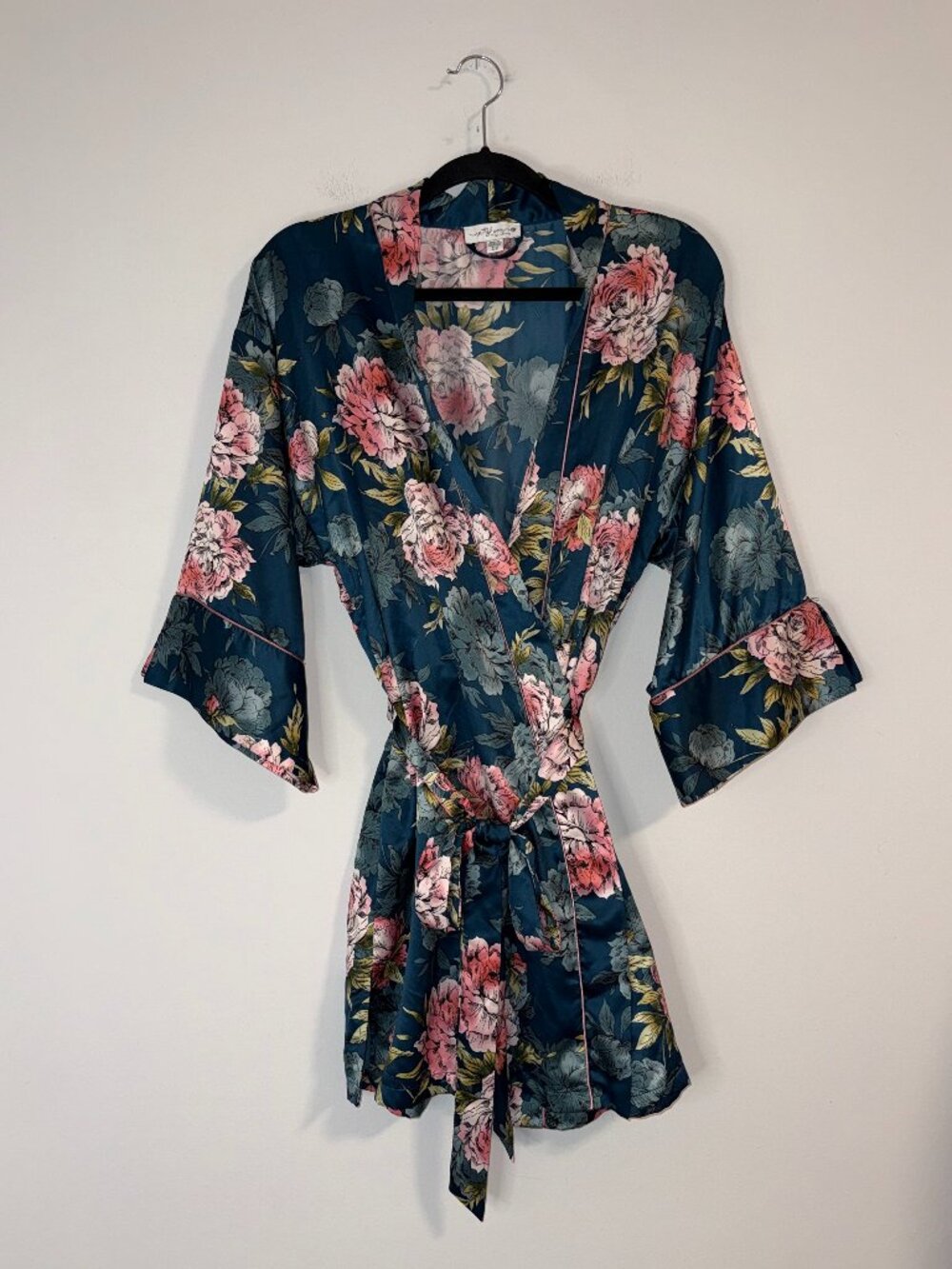 In Bloom by Jonquil Floral Peony Satin Short Kimono Wrap Robe Sz M/L
